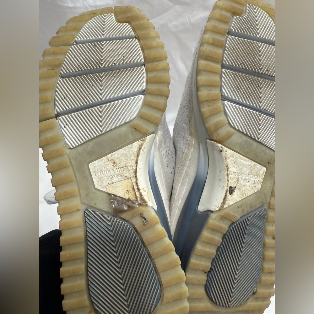 Men’s Louis Vuitton VNR Sneaker - Picture 11 of 14